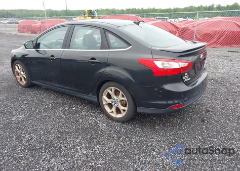 2014 Ford Focus Titanium из США, поврежденный, VIN 1FADP3J27EL226630